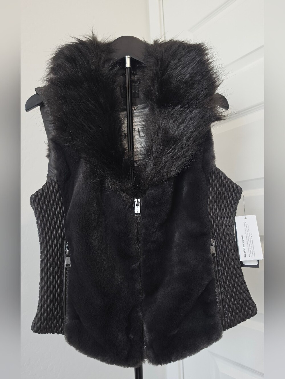 NWT GUESS Amari Mixed Media Faux Fur Quilted Zip Vest Black Women's Sz Large